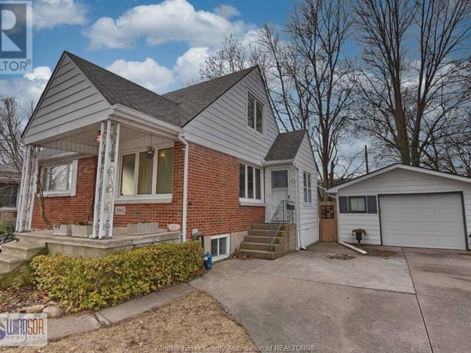 1961 OLIVE ROAD, Windsor, Ontario N8T 1R4