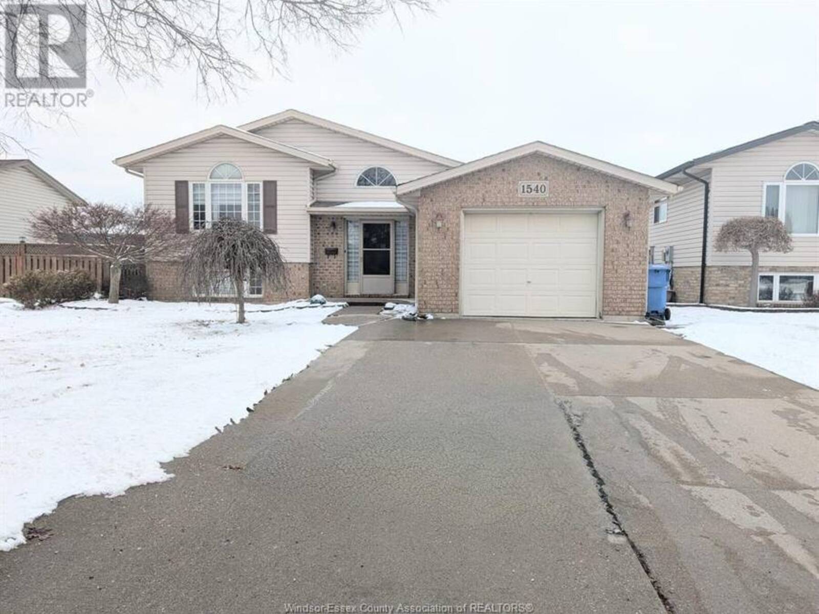 1540 BLAIRWOOD CRESCENT, Windsor, Ontario N8W 5M6