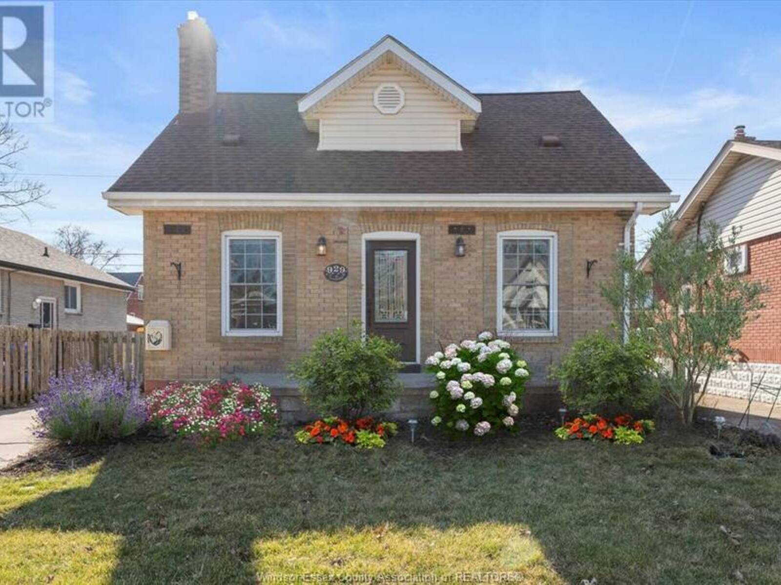 929 REEDMERE ROAD, Windsor, Ontario N8S 2L7