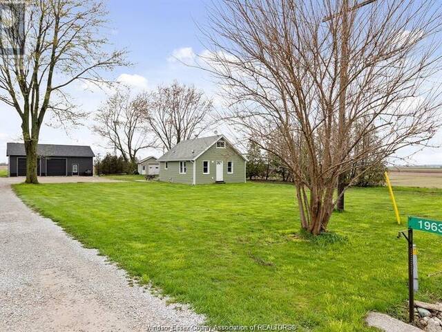 1963 NAYLOR Sideroad Essex Ontario, N8M 2X7 - 3 Bedrooms Home For Sale