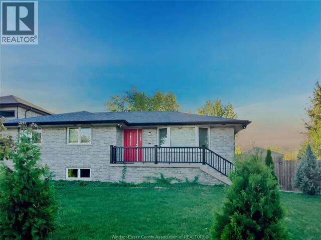 541 LAKEVIEW AVENUE Windsor Ontario, N8P 1E1 - 3 Bedrooms Waterfront Home For sale