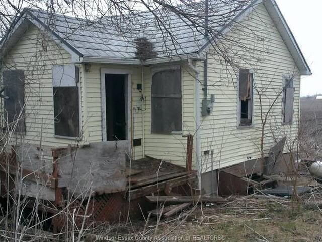 1817 MERSEA RD E Leamington Ontario, N8H 3V4 - 1 Bedroom Waterfront Home For sale