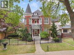 719 VICTORIA AVENUE Windsor Ontario, N9A 4N3