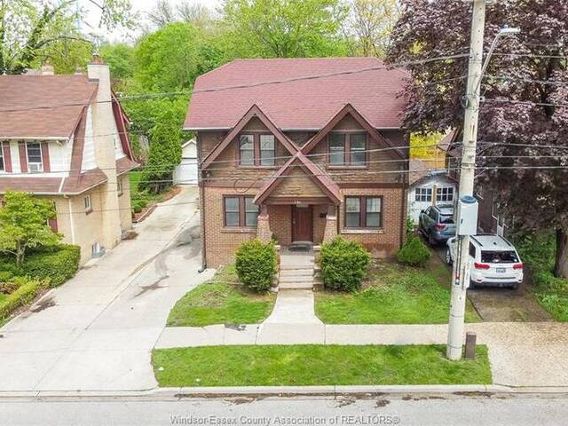 384 DETROIT Windsor Ontario, N9C 2P5 - 9 Bedrooms Home For Sale