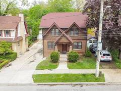 384 DETROIT Windsor Ontario, N9C 2P5