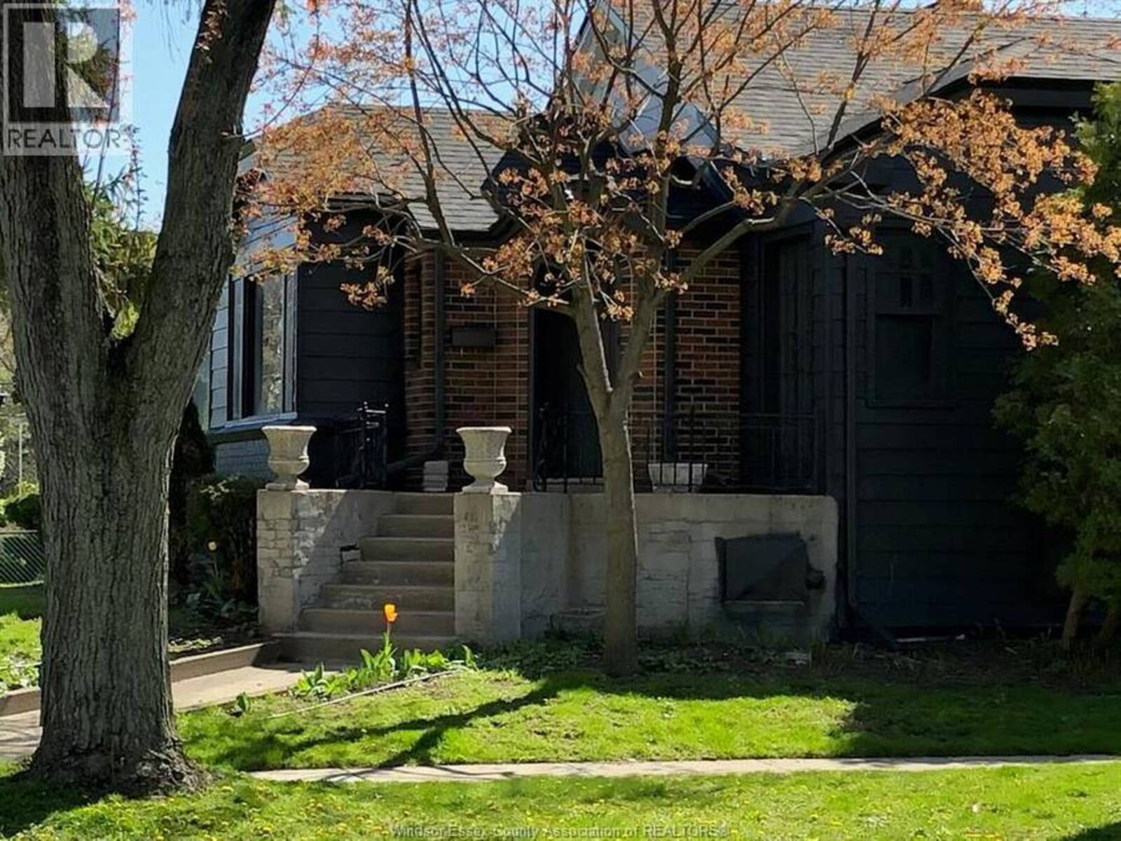5425 RIVERSIDE DRIVE East, Windsor, Ontario N8S 1A5