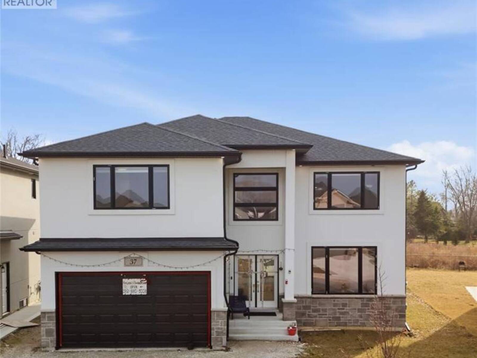 37 KINGSBRIDGE DRIVE, Amherstburg, Ontario N9V 4A5