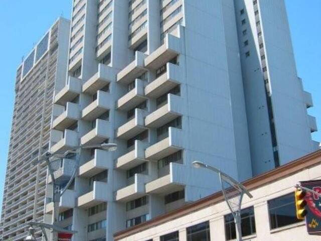 380 PELISSIER Unit# 2502 Windsor Ontario, N9A 6V7 - 3 Bedrooms Condo For Sale