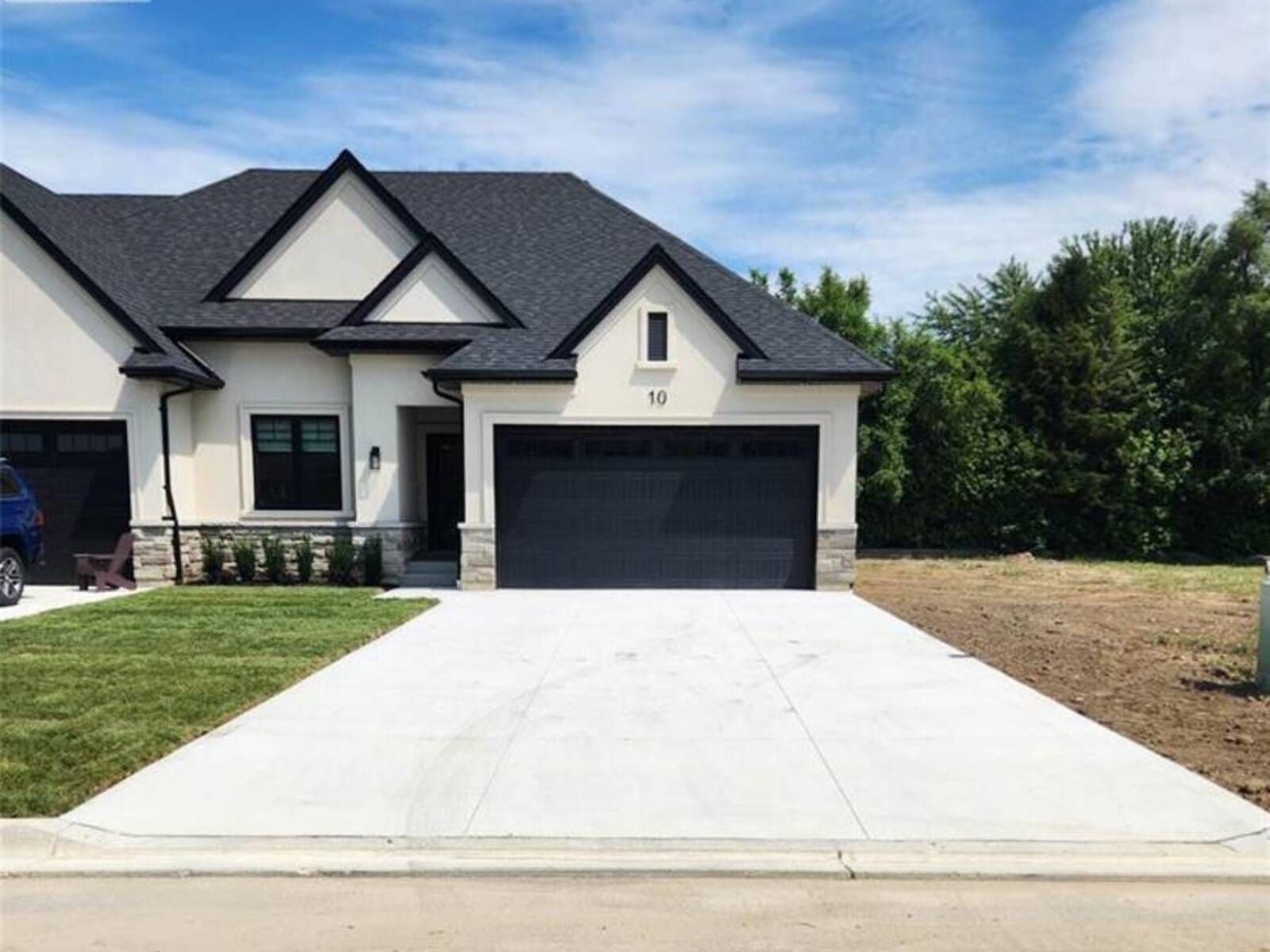 18 MULBERRY COURT, Amherstburg, Ontario N9V 1N3