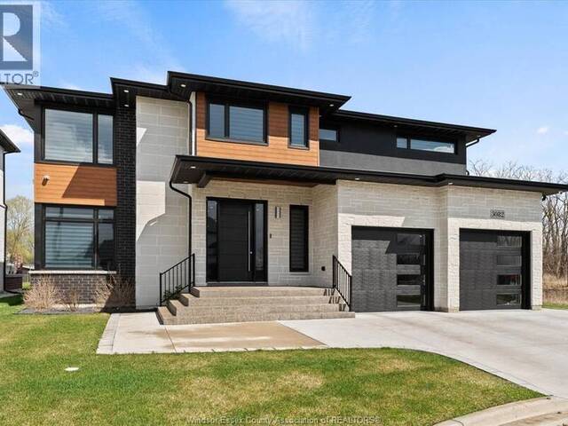 3082 BETTS AVENUE Windsor Ontario, N9B 3L5 - 6 Bedrooms Home For Sale