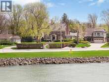 7505 Riverside DRIVE East | Windsor Ontario | Slide Image Three