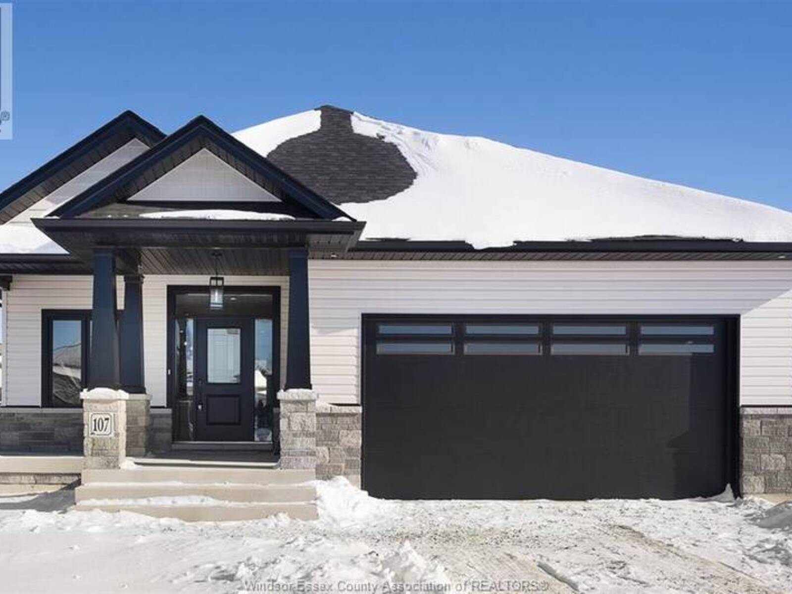 103 FENCELINE, Chatham, Ontario N7M 0V9