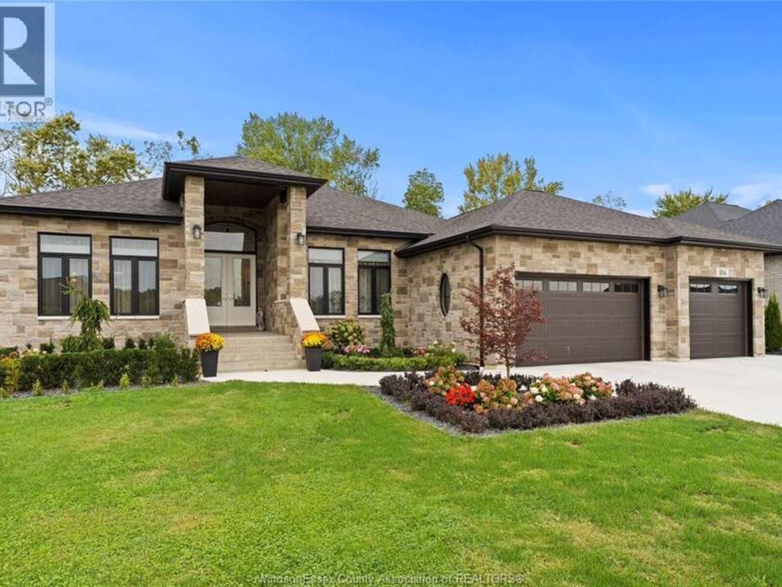 184 GRANDVIEW, Kingsville, Ontario N9Y 0C6