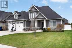139 Blue Jay CRESCENT | Kingsville Ontario | Slide Image Three