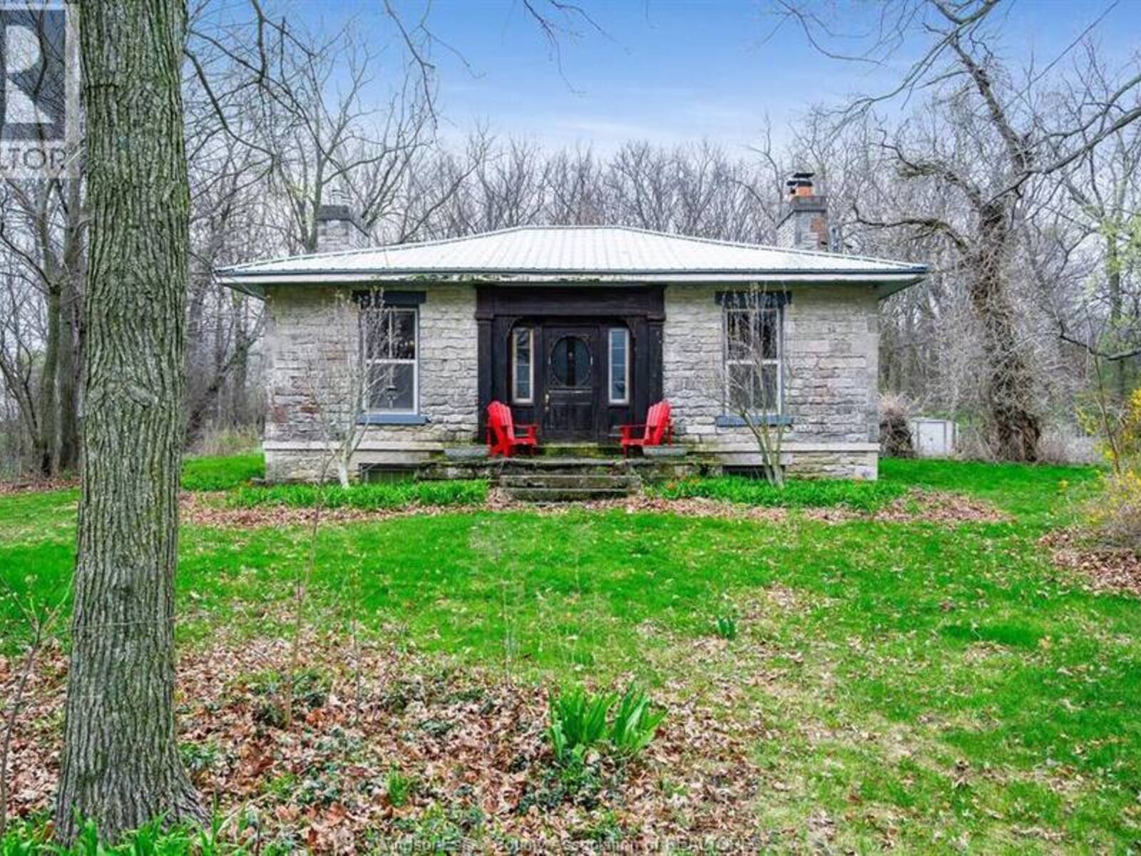 170 NORTH SHORE ROAD, Pelee Island, Ontario N0R 1M0