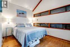 170 NORTH SHORE ROAD | Pelee Island Ontario | Slide Image Thirteen