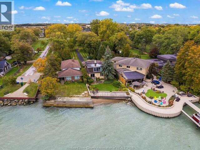 696 Old Tecumseh ROAD Lakeshore Ontario, N0R 1A0 - 4 Bedrooms Waterfront Home For sale