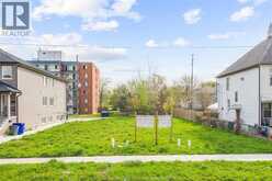 484-488 JANETTE | Windsor Ontario | Slide Image Six
