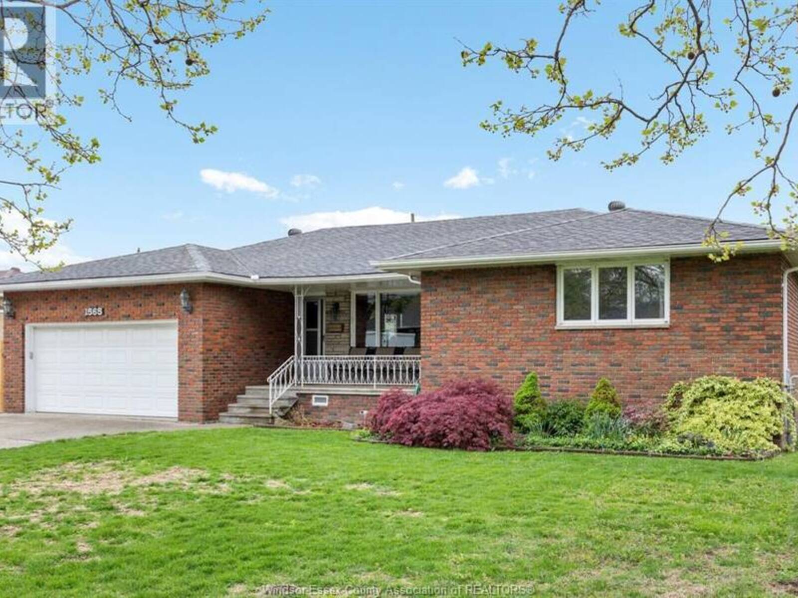 1565 ROXBOROUGH, Windsor, Ontario N9B 3H2
