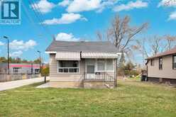 9572 TECUMSEH ROAD | Windsor Ontario | Slide Image Three