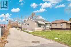 9572 TECUMSEH ROAD | Windsor Ontario | Slide Image Six