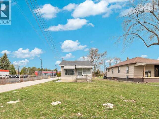 9572 TECUMSEH ROAD Windsor Ontario, N8R 1A2 - 2 Bedrooms Home For Sale