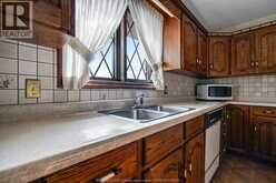 5 Lucy CRESCENT | Leamington Ontario | Slide Image Ten