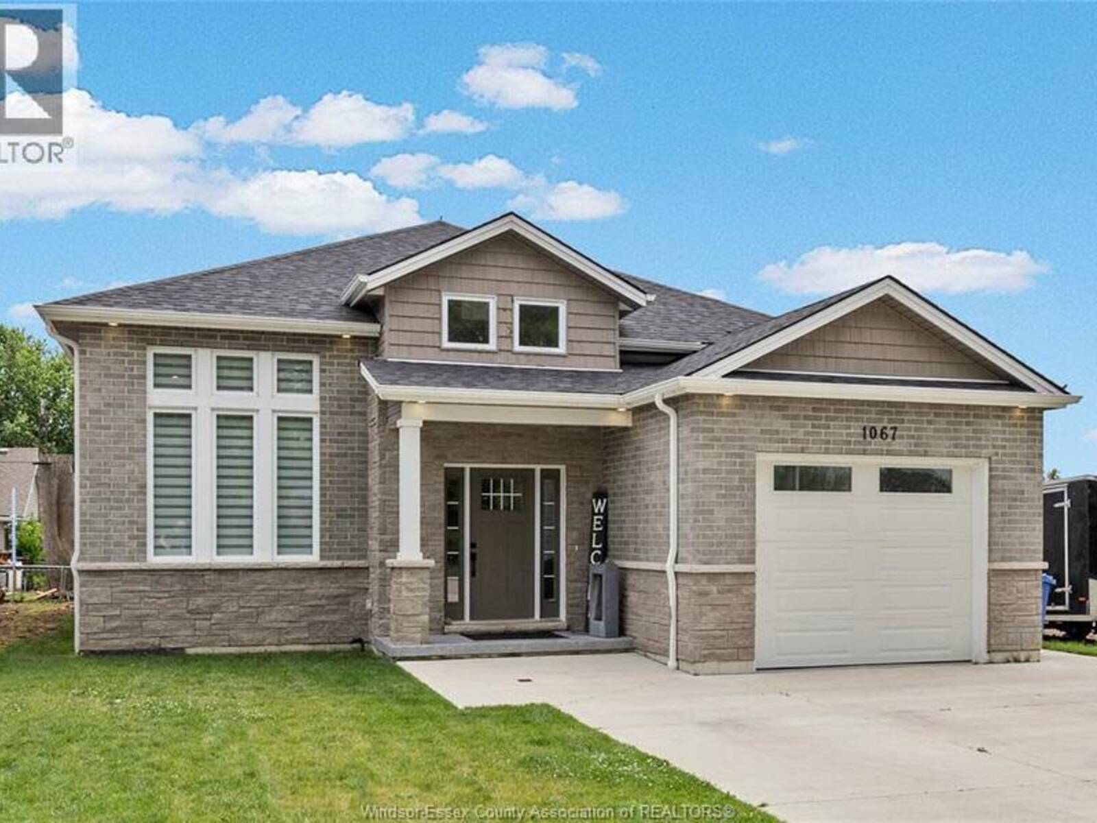 1067 MAPLE, Kingsville, Ontario N9Y 3T5