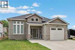1067 MAPLE | Kingsville Ontario | Slide Image One