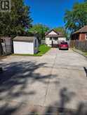 3595 QUEEN | Windsor Ontario | Slide Image Three