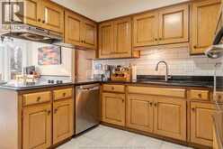 2477 MARK AVENUE | Windsor Ontario | Slide Image Nine