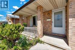 1042 BROOKVIEW CRESCENT | Windsor Ontario | Slide Image Three