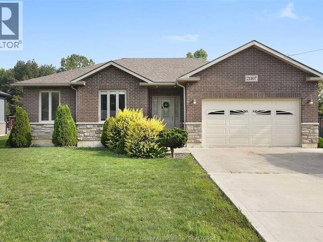 21107 MCLEAN ROAD Wheatley Ontario, N0P 2P0 - 4 Bedrooms Waterfront Home For sale