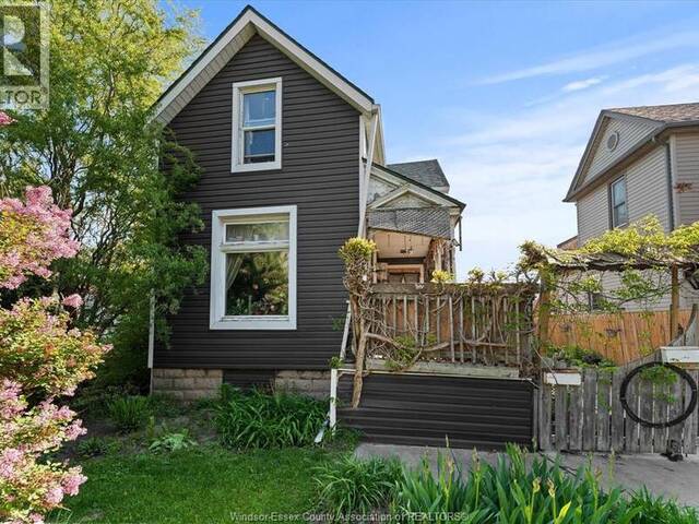 552 PARENT Windsor Ontario, N9A 3J8 - 4 Bedrooms Home For Sale