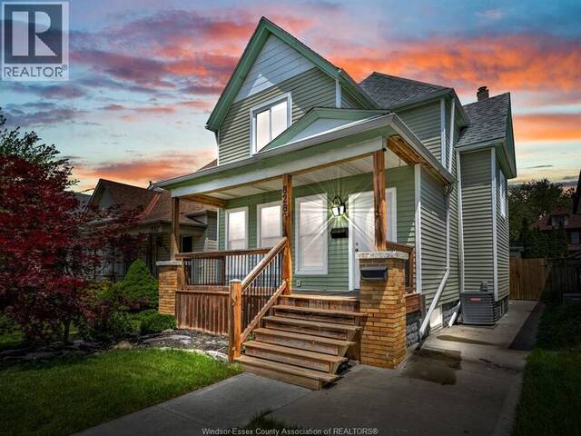 828 Lincoln Windsor Ontario, N8Y 2H1 - 6 Bedrooms Home For Sale