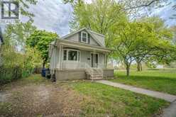 380 CHAPPELL | Windsor Ontario | Slide Image Three