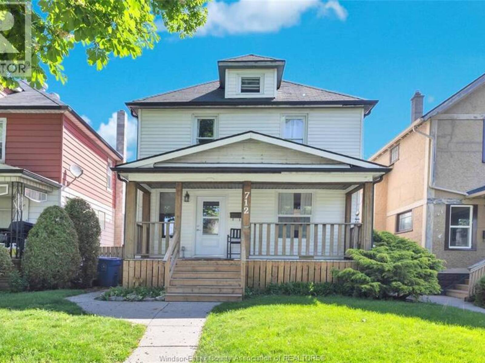 712 GLADSTONE, Windsor, Ontario N9A 2R2