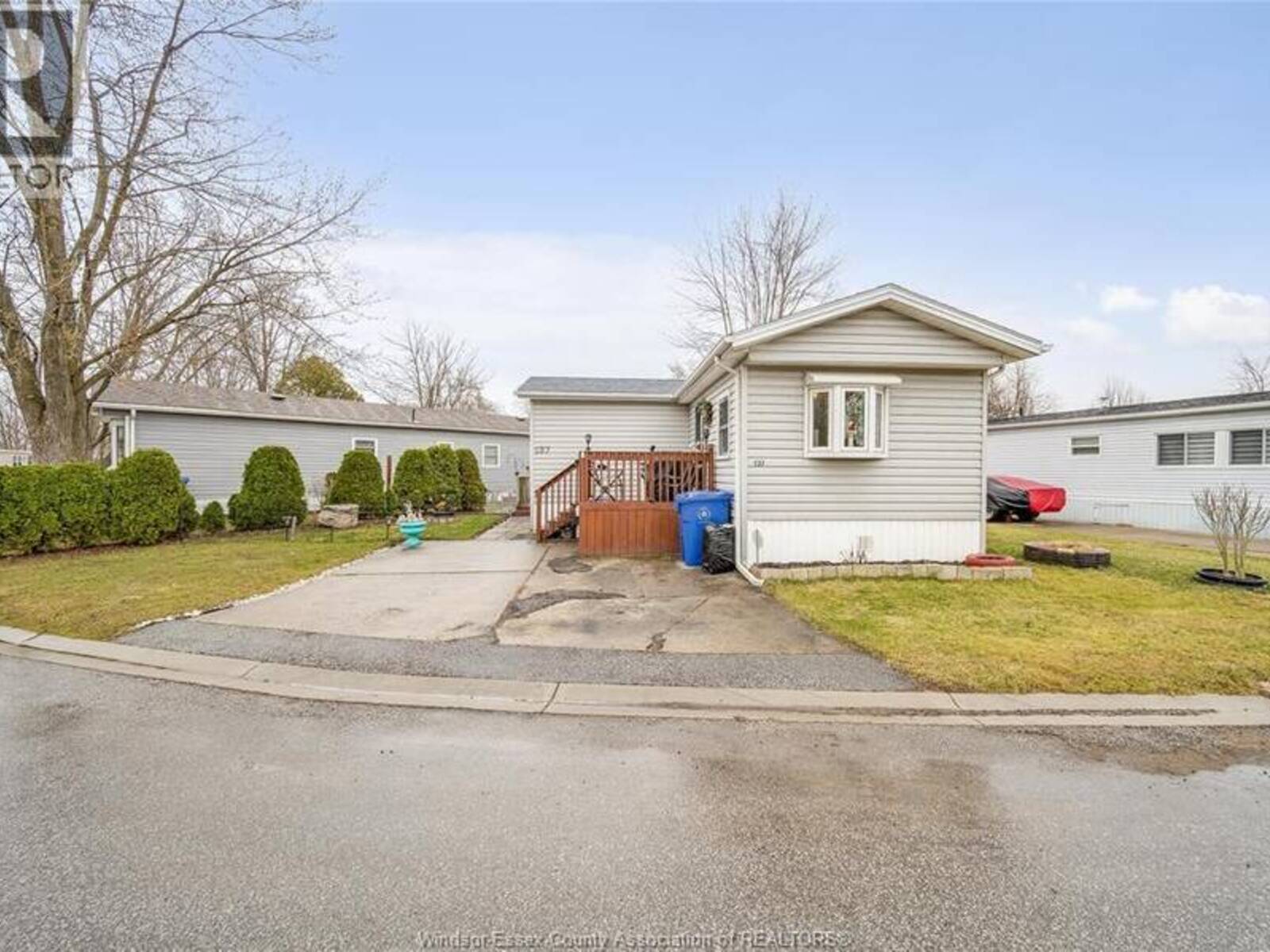 137 DANA DRIVE, Essex, Ontario N8K 2A3