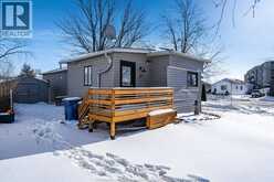 4 Cedar CRESCENT | Essex Ontario | Slide Image Sixteen
