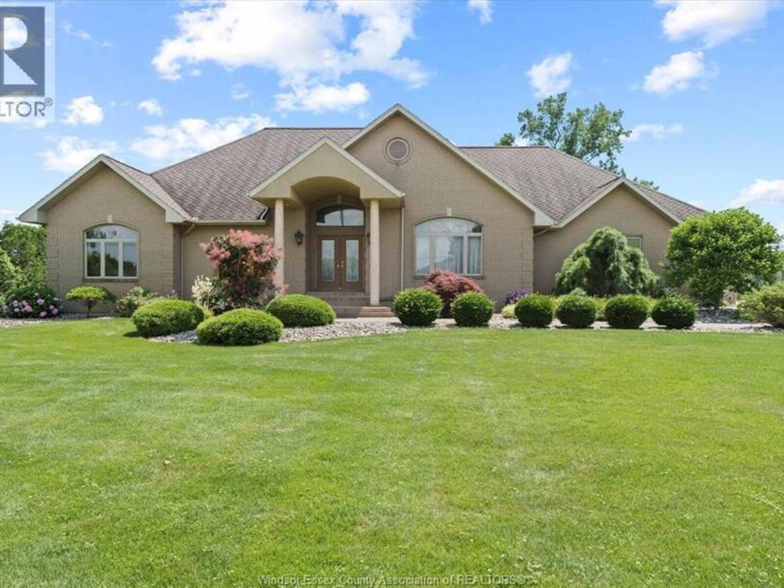 210 Mersea 3, Leamington, Ontario N8H 3V5