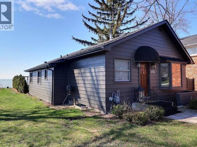 153 ADELAIDE STREET Essex Ontario, N0R 1G0 - 2 Bedrooms Waterfront Home For sale