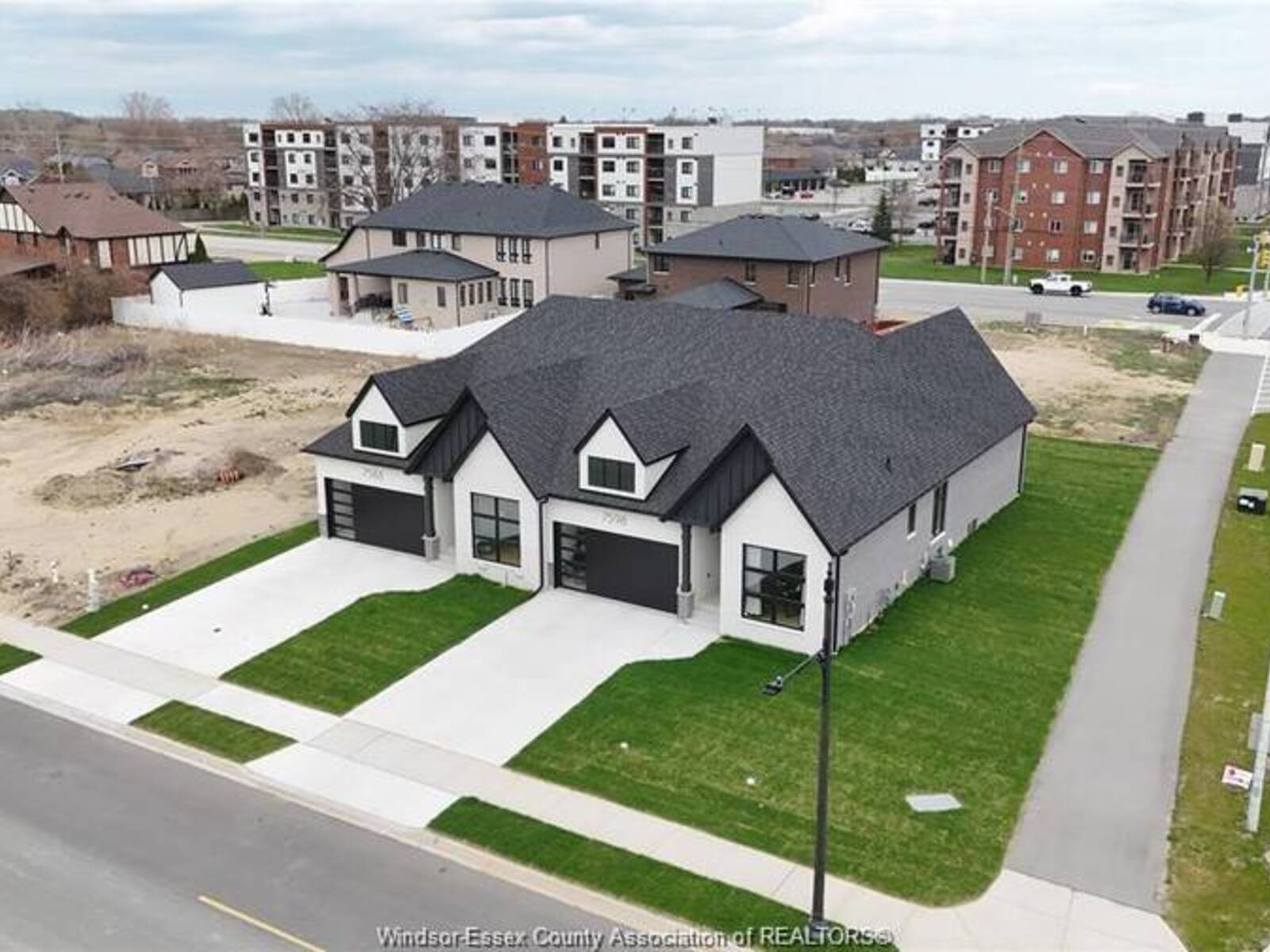 7558 SILVERLEAF LANE, LaSalle, Ontario N9H 1H3