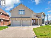 144 MECONI COURT | Windsor Ontario | Slide Image Four
