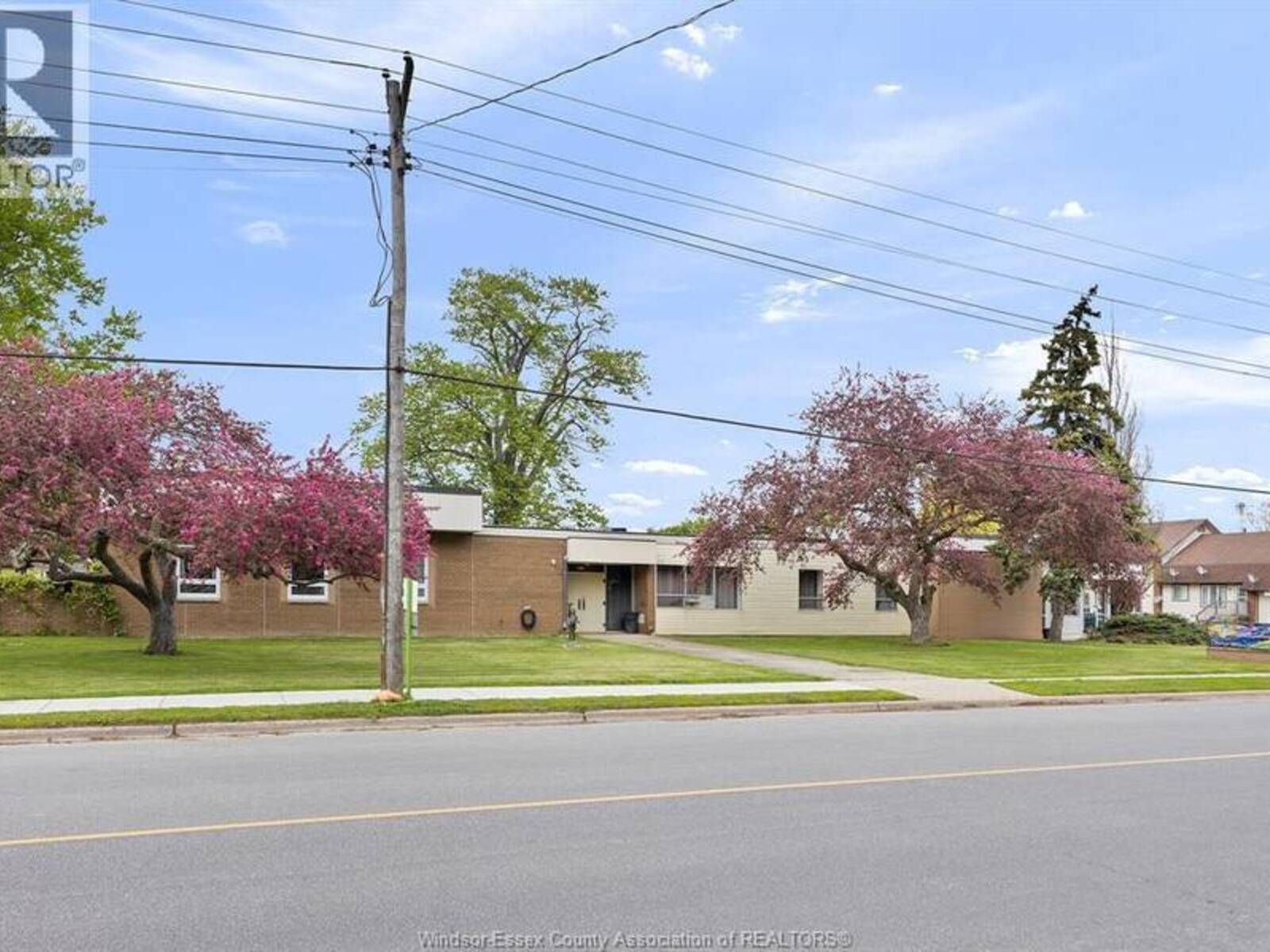 6690 TECUMSEH ROAD, Lakeshore, Ontario N0R 1N0