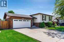 1615 ELMWOOD AVENUE | Windsor Ontario | Slide Image Thirty-two