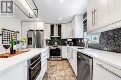 1615 ELMWOOD AVENUE | Windsor Ontario | Slide Image Nine