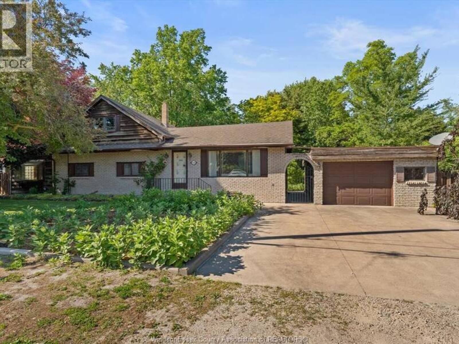 310 RIVER AVENUE, LaSalle, Ontario N9J 1A2