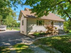 4054 ROSELAND DRIVE West Windsor Ontario, N9G 1Z8