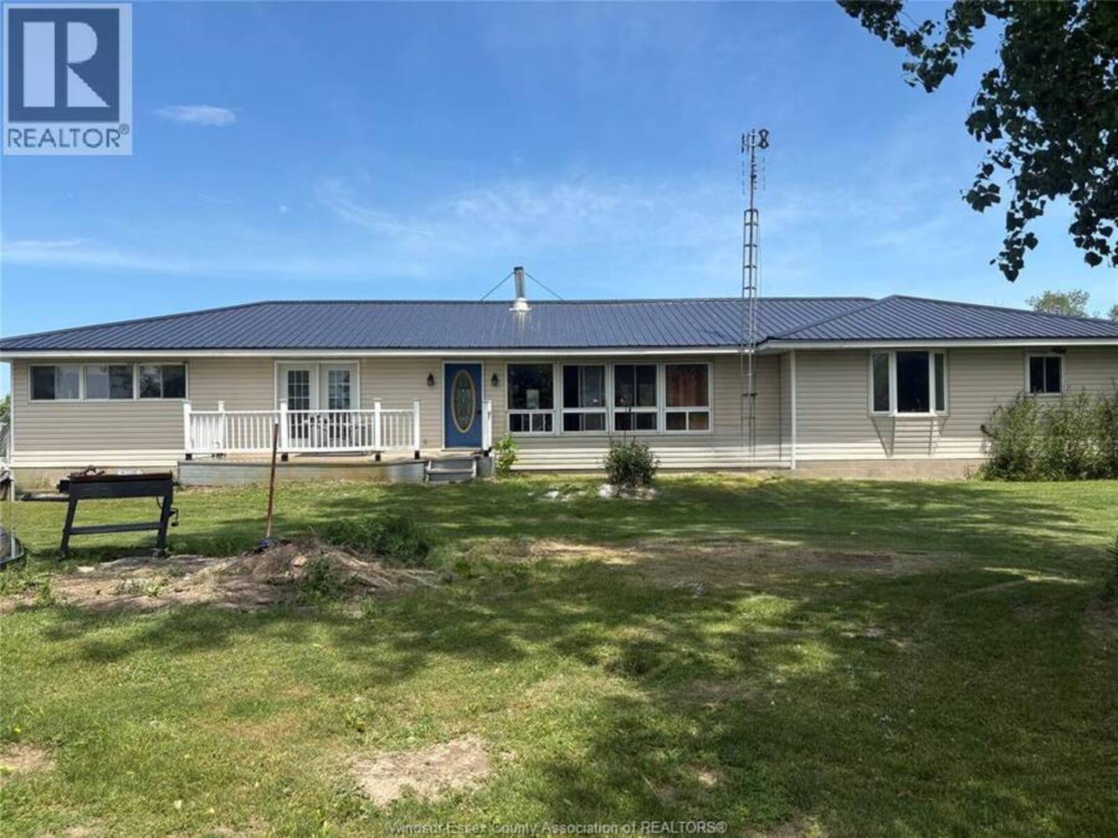 2 Parsons ROAD, Pelee Island, Ontario N0R 1M0
