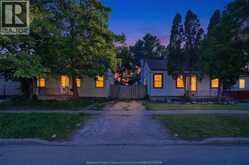 2209 FOREST | Windsor Ontario | Slide Image Eighteen